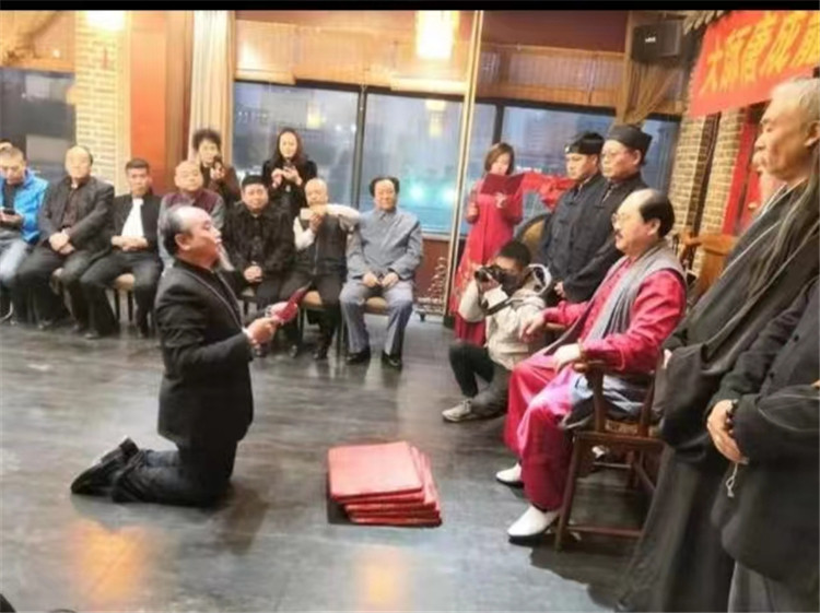 一代天师汉中王张云斐收徒