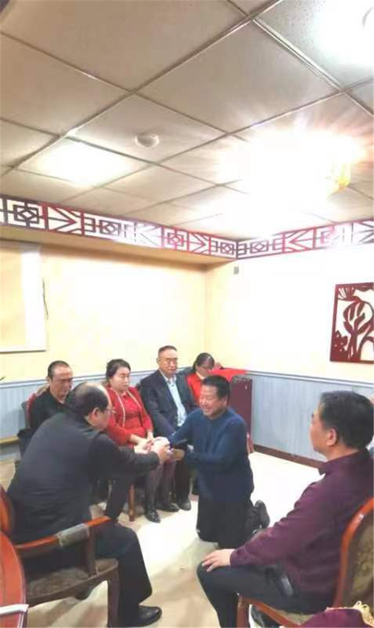 一代天师汉中王张云斐收徒