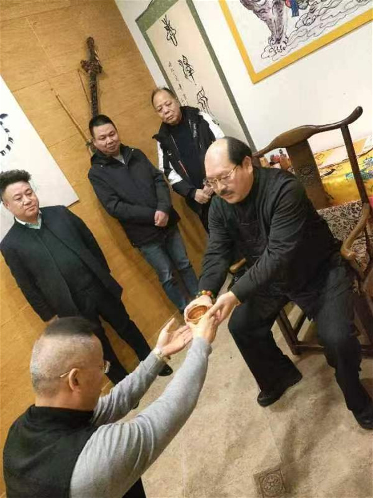 一代天师汉中王张云斐收徒