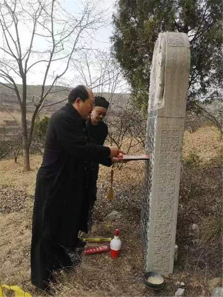 一代天师汉中王张云斐收徒